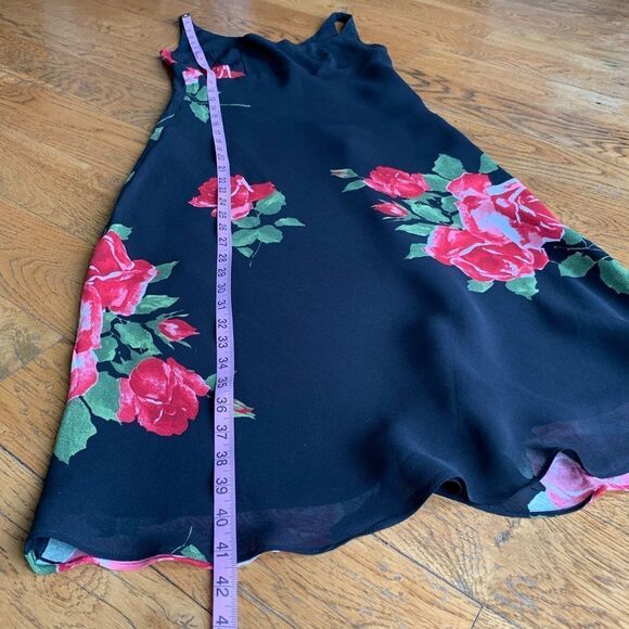 Amorose Black Long‎ Dress with Red Large Floral - Picture 9 of 12